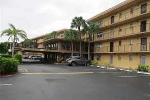 9370 SW 8th St, Boca Raton, FL 33428 - Photo 2