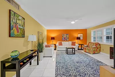 2500 NE 9th St, Unit #110, Fort Lauderdale, FL 33304 - Photo 4