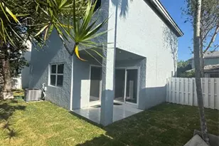 9929 NW 9th Ct, Plantation, FL 33324 - Photo 4