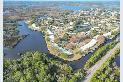11603 W Bayshore Dr, Unit #118, Crystal River, FL 34429 - Photo 2