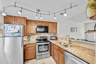 1035 Lake Shore Dr, Lake Park, FL 33403 - Photo 8