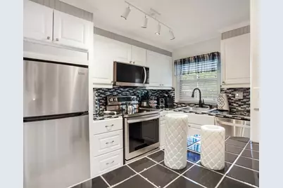 9281  Sunrise Lakes Blvd, Unit #101, Sunrise, FL 33322 - Photo 2