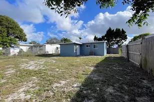 1774 Lauderdale Manor Dr, Fort Lauderdale, FL 33311 - Photo 2