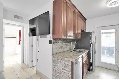 1814 NE 53rd Ct, Pompano Beach, FL 33064 - Photo 8