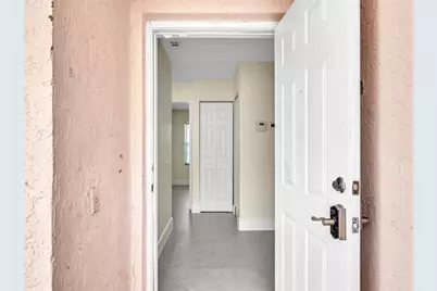 13400 NW 5th Ct, Plantation, FL 33325 - Photo 6