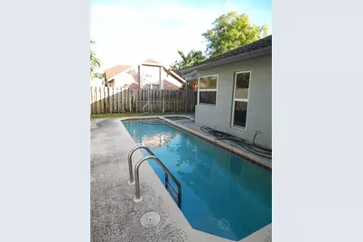 7921 NW 4th St, Plantation, FL 33324 - Photo 14