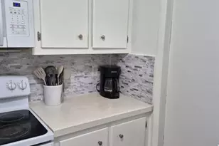 560 SE 2nd Ave, Deerfield Beach, FL 33441 - Photo 10