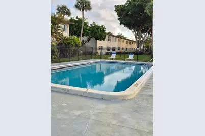 560 SE 2nd Ave, Unit #H2, Deerfield Beach, FL 33441 - Photo 1