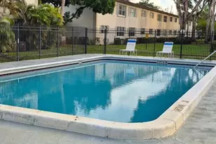 560 SE 2nd Ave, Deerfield Beach, FL 33441 - Photo 1