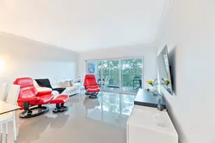 2950 N Palm Aire Dr, Pompano Beach, FL 33069 - Photo 8