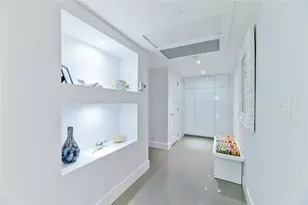 2950 N Palm Aire Dr, Pompano Beach, FL 33069 - Photo 2