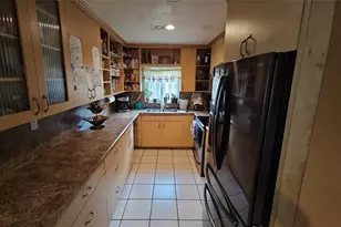 1031 SW 83rd Ave, North Lauderdale, FL 33068 - Photo 4