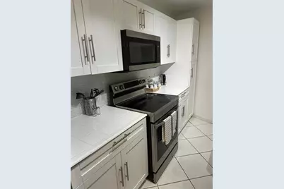 1881  Washington Ave, Unit #9A, Miami Beach, FL 33139 - Photo 8