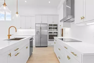 8365 SW Piacenza Way, Port Saint Lucie, FL 34987 - Photo 10