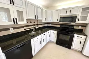 7931 Southgate Blvd, North Lauderdale, FL 33068 - Photo 10