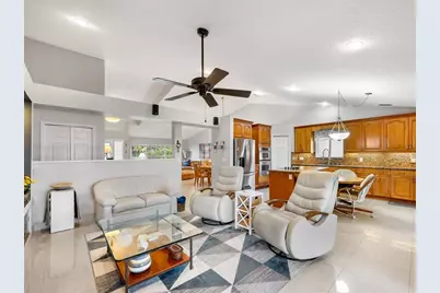 1011 NW 193rd Ave, Pembroke Pines, FL 33029 - Photo 12