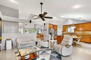 1011 NW 193rd Ave, Pembroke Pines, FL 33029 - Photo 12