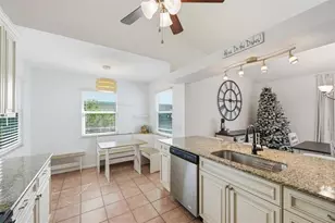 2360 SE Bordeaux Ct, Port Saint Lucie, FL 34952 - Photo 12