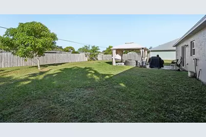593 NW Avon Ave, Port Saint Lucie, FL 34983 - Photo 20