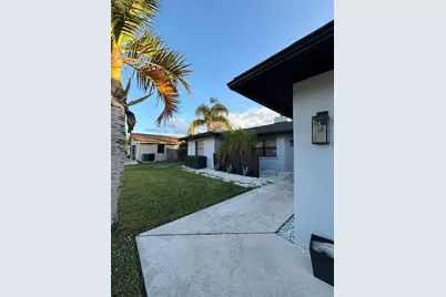 1064 SW Dalton Ave, Port Saint Lucie, FL 34953 - Photo 4