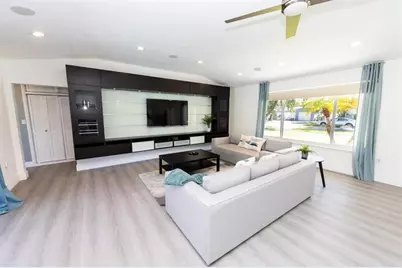 475 NE 142nd St, North Miami, FL 33161 - Photo 8