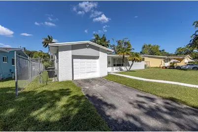 475 NE 142nd St, North Miami, FL 33161 - Photo 2