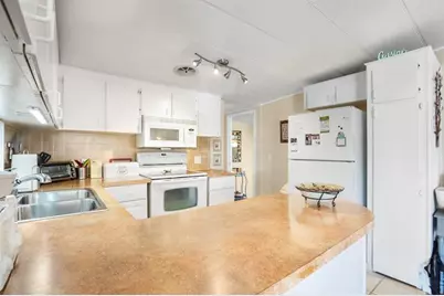 2001 SW 84th Ave, Davie, FL 33324 - Photo 16