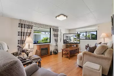 2001 SW 84th Ave, Davie, FL 33324 - Photo 4