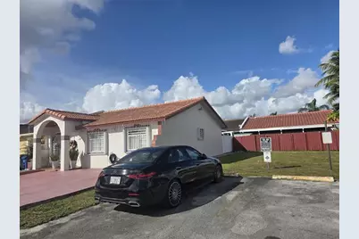 7635 NW 181st St, Hialeah, FL 33015 - Photo 2