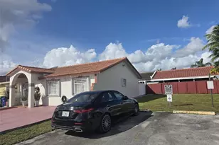 7635 NW 181st St, Hialeah, FL 33015 - Photo 2