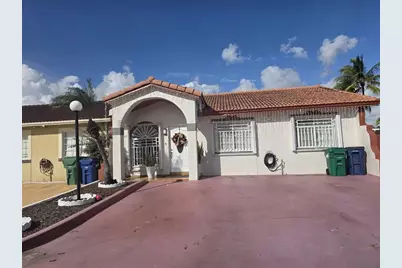 7635 NW 181st St, Hialeah, FL 33015 - Photo 1