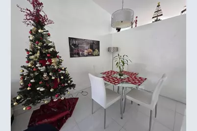 7635 NW 181st St, Hialeah, FL 33015 - Photo 6