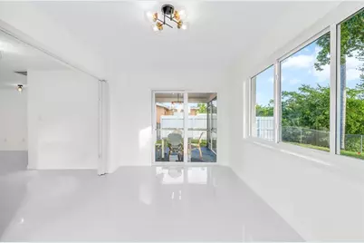 11450 NW 32nd Pl, Sunrise, FL 33323 - Photo 12