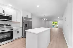 750 SE 6th Ave Unit, Deerfield Beach, FL 33441 - Photo 2