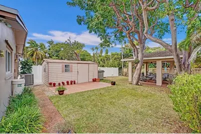 236 SW 7th St, Dania Beach, FL 33004 - Photo 2