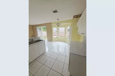 14422 N Royal Cove Cir, Davie, FL 33325 - Photo 10