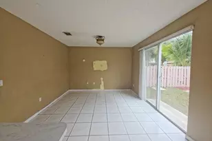 14422 N Royal Cove Cir, Davie, FL 33325 - Photo 12