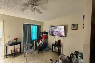 1028 NW 24th St, Miami, FL 33127 - Photo 12