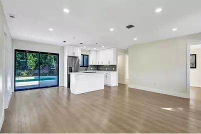 2331  Nassau Dr, Miramar, FL 33023 - Photo 4