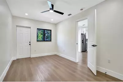 2331  Nassau Dr, Miramar, FL 33023 - Photo 24