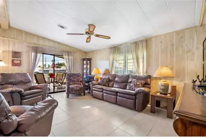 8600 SW 16th Pl, Davie, FL 33324 - Photo 4