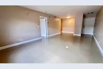 12 NE 19th Ct, Unit #220A, Wilton Manors, FL 33305 - Photo 4