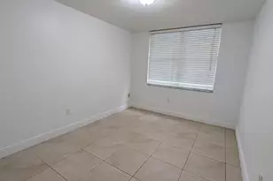 1800 Sans Souci Blvd Unit, North Miami, FL 33181 - Photo 16
