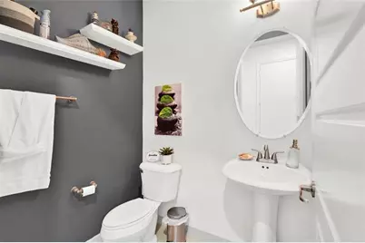 805 NE 191st St, Miami, FL 33179 - Photo 14