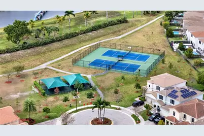 805 NE 191st St, Miami, FL 33179 - Photo 42