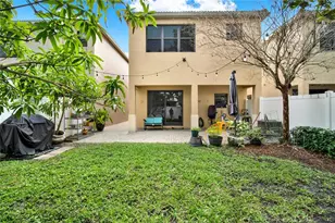 805 NE 191st St, Miami, FL 33179 - Photo 34