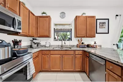 805 NE 191st St, Miami, FL 33179 - Photo 12