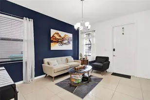 805 NE 191st St, Miami, FL 33179 - Photo 2