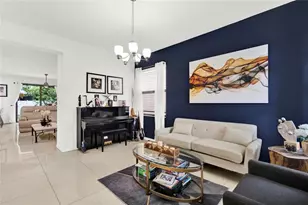 805 NE 191st St, Miami, FL 33179 - Photo 4