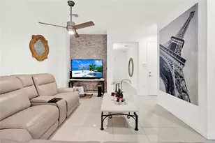 805 NE 191st St, Miami, FL 33179 - Photo 8